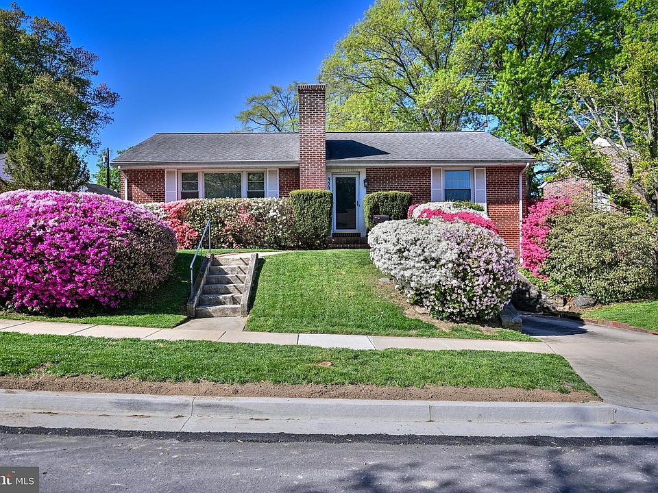 1st image of 909 Weatherbee Rd