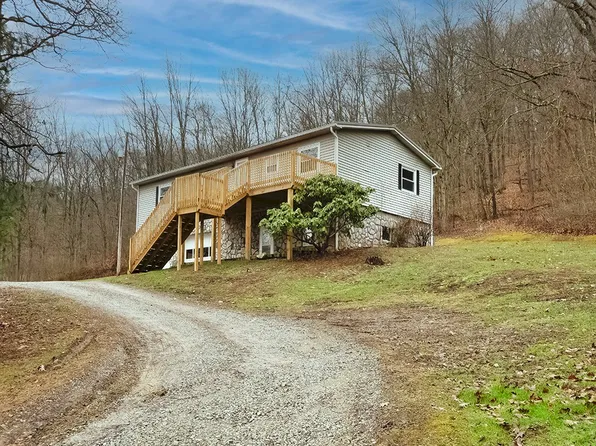 1566 Dime Rd, Vandergrift, PA 15690