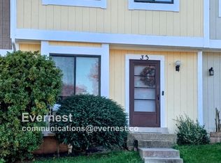 33 Sugarland Square Ct, Sterling, VA 20164