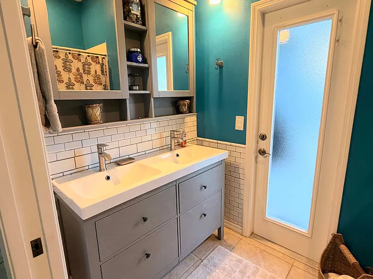 8006 Bradwick Way — Photo 12