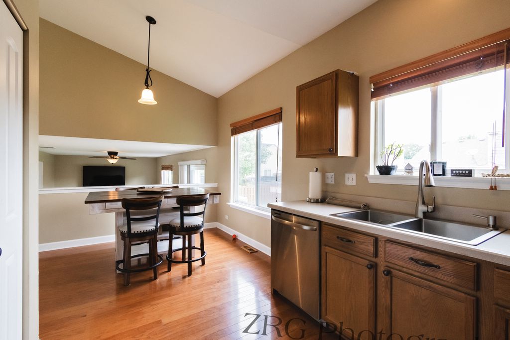 Apartment in Round Lake - View 3
