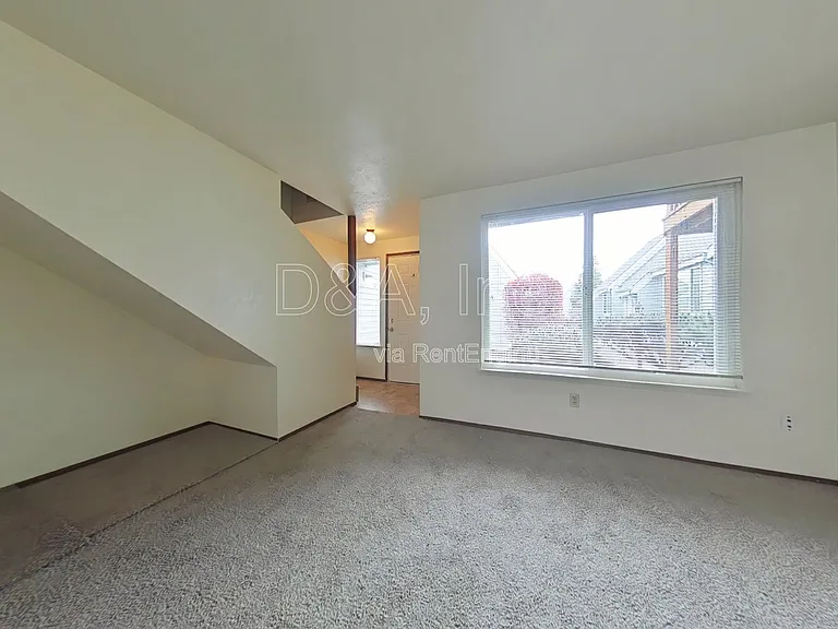 2501 SW Pickford St #C — Photo 2