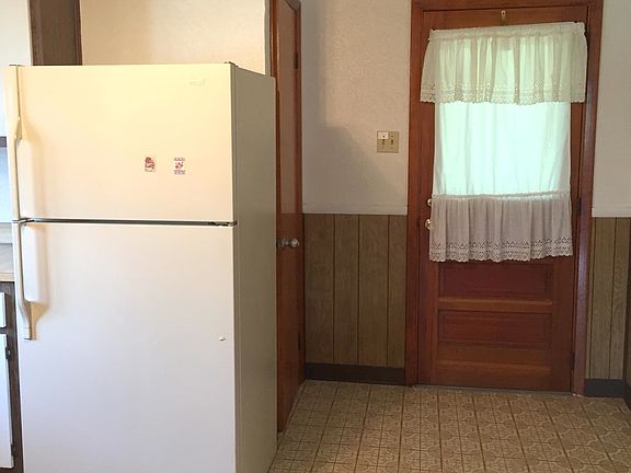 4th image of 125 Cedar Ln