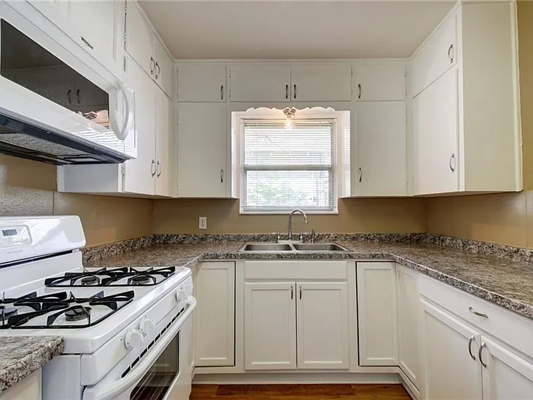 507 Bellevue Pl #B — Photo 14