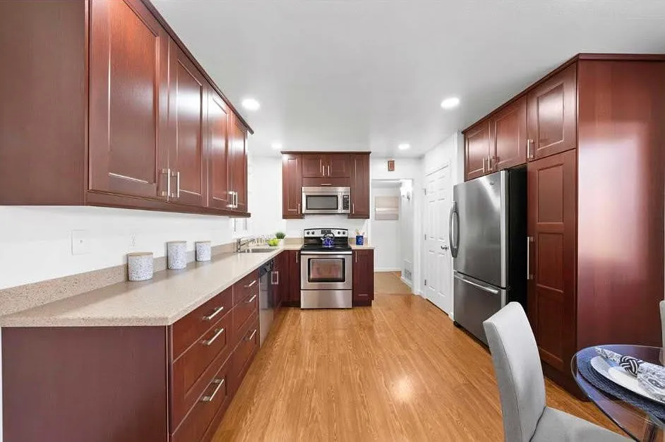 4 bed, 1345 sqft, $4,895 — Photo 4