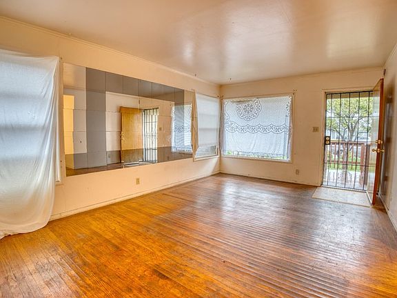 2nd image of 3 Gardenia Ct
