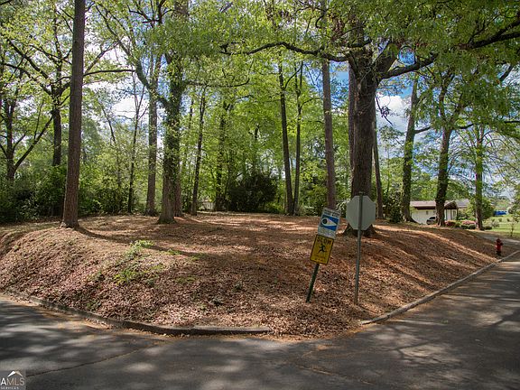 4th image of 703 Greenwood Rd