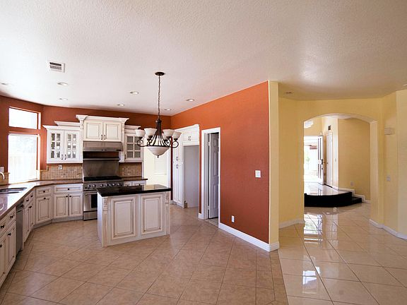 5th image of 533 Hillsborough Way