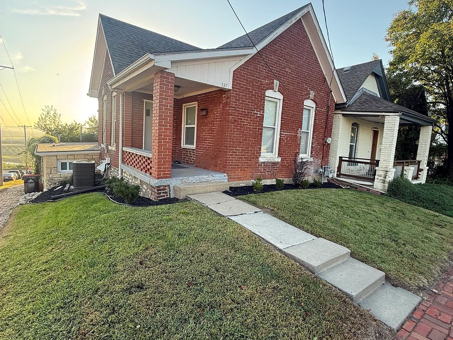 537 N Thompson St — Photo 1