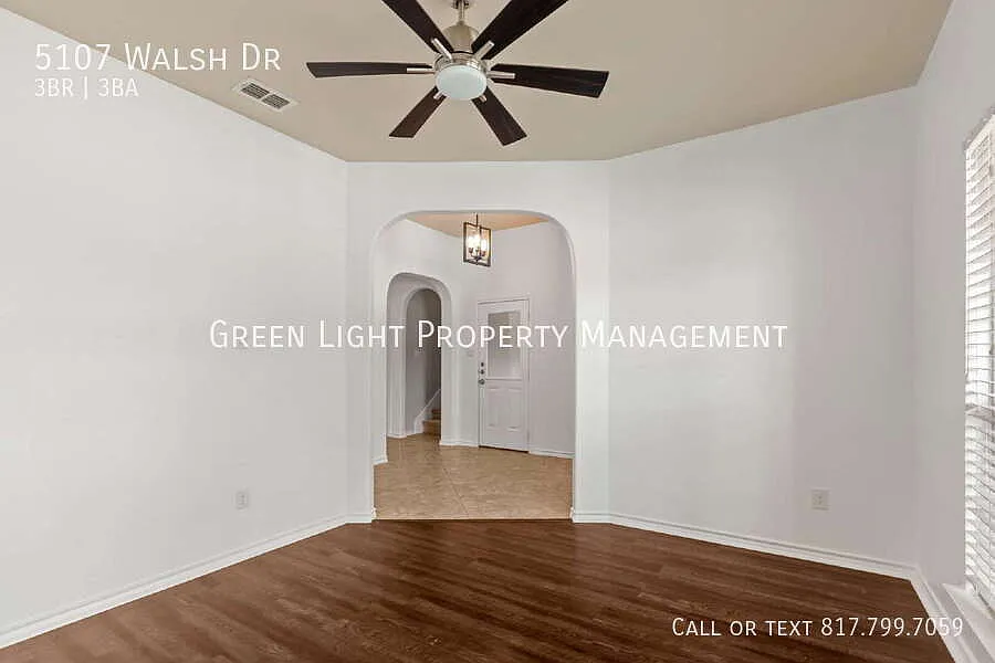 Refined 3-bedroom, 3-bathroom home in Arlington — Photo 4
