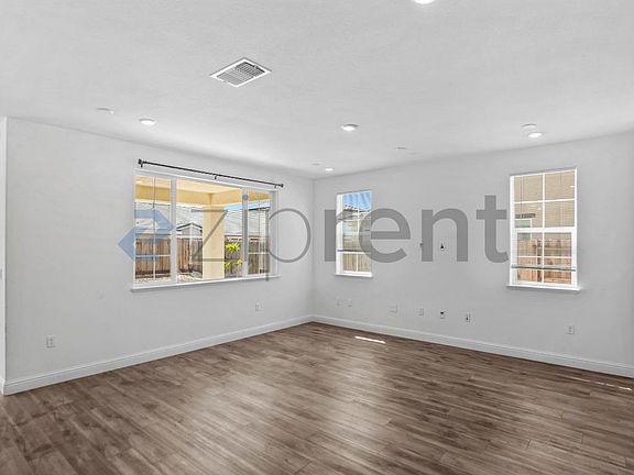 5th image of 3286 Deer Oak St