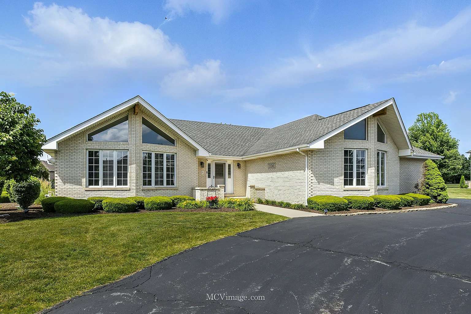 13341 Fox Hill Dr photo 1
