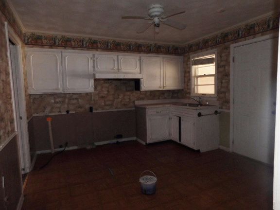 4th image of 2211 S Circle Dr