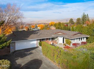 620 Country Club Dr, Yakima, WA 98901