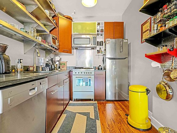 4th image of 60 S Oxford St APT 4B