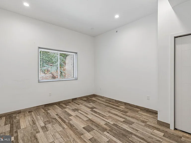 2028 E Fletcher St #1 — Photo 22