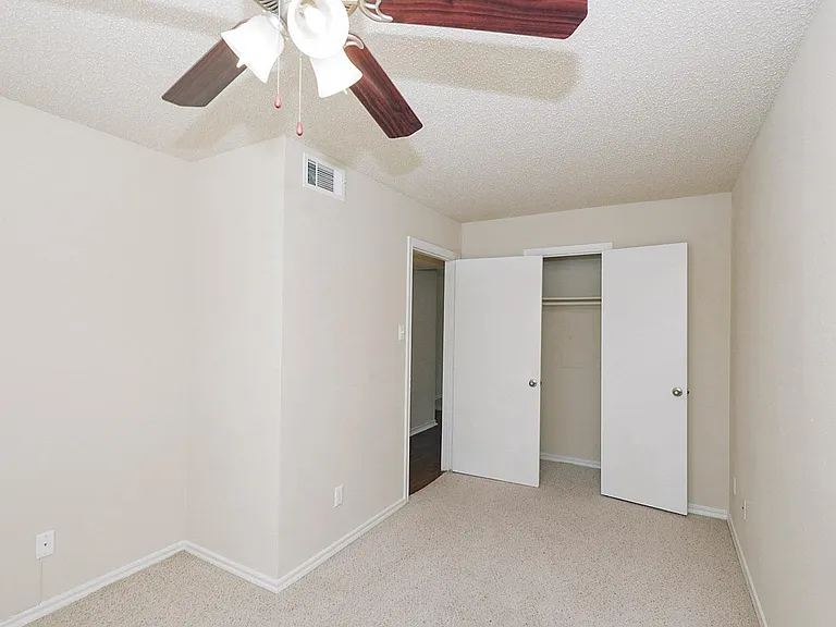 2730 Oak Tree Dr — Photo 11