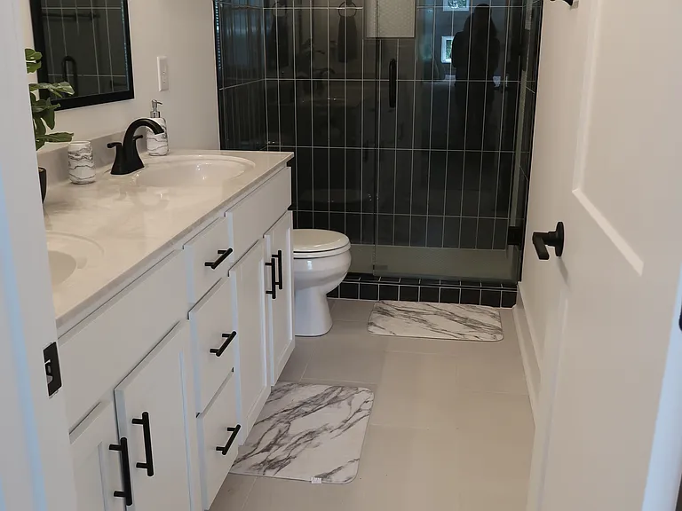 41 W High St #D3 — Photo 9