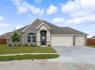 1549 Woodmere Dr, Krum, TX 76249