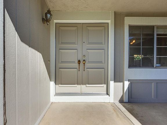4th image of 2247 Jacqueline Dr