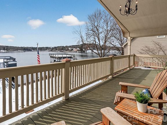 5th image of 254 N Shoreline Dr