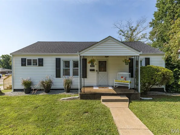 622 E College St, Farmington, MO 63640
