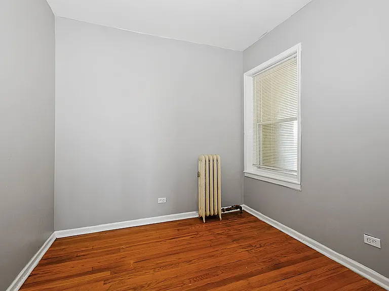 6200 S Albany Ave — Photo 9