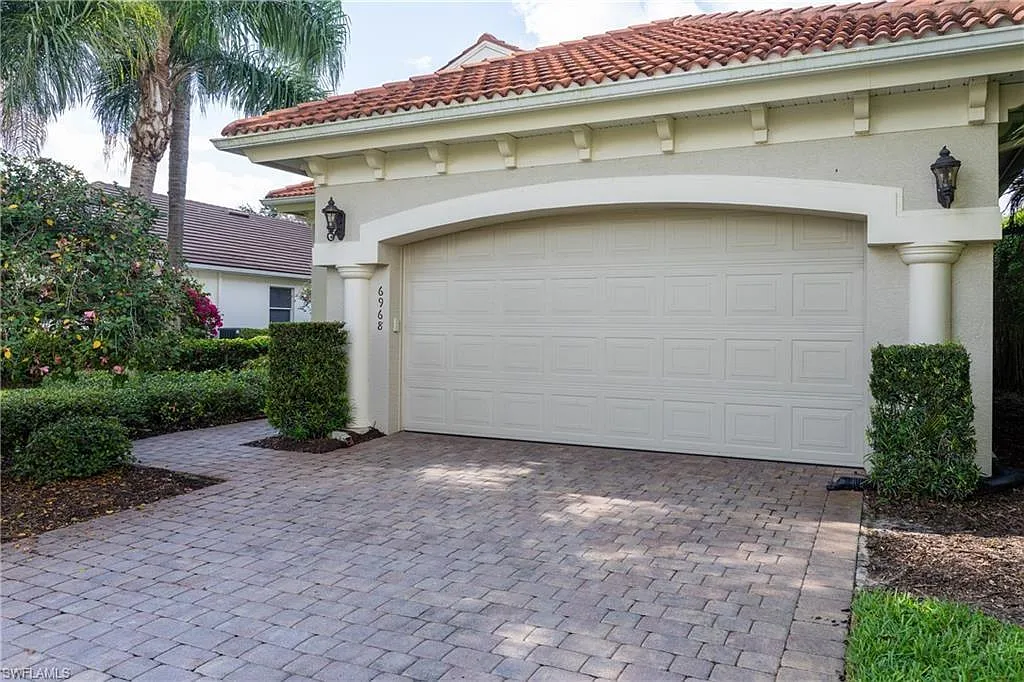 6968 Mauna Loa Ln — Photo 2