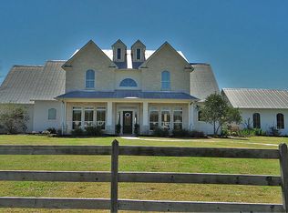 1923 Norcross Rd, Wallis, TX 77485