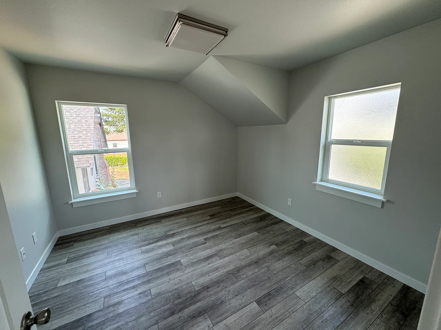 2 bed, 728 sqft, $2,000 — Photo 2