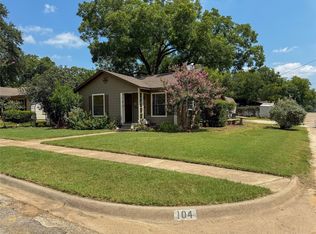104 Dixon St, Cleburne, TX 76033