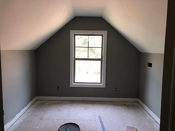 3rd image of 217 Savannah Dr
