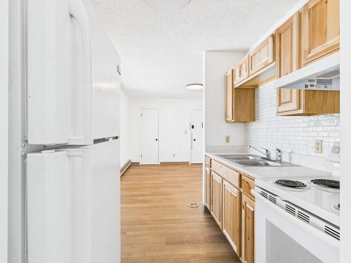 Building Photo - 401 Slater St #6