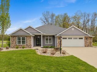 3330 Kellygreen Dr, Angola, IN 46703