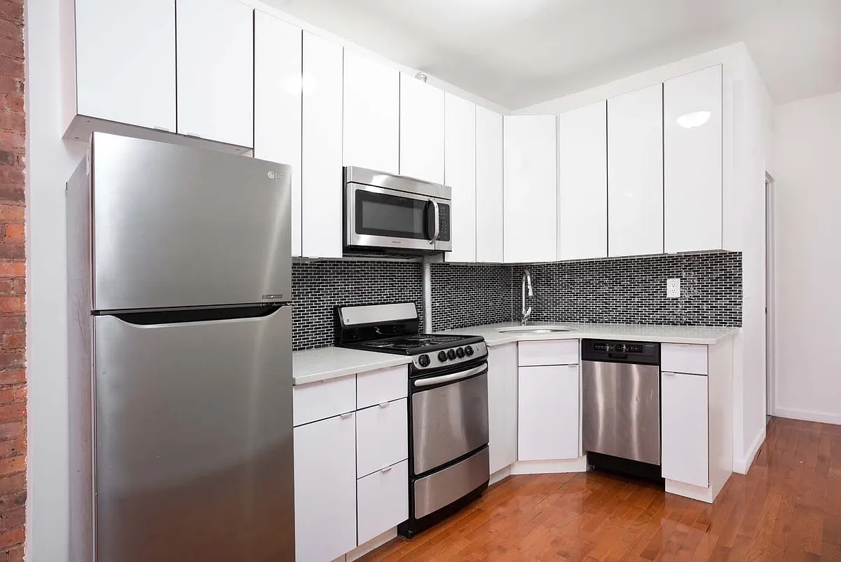 Building Photo - 349 E 109th St #1