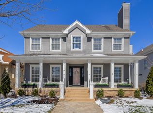 39W232 Armstrong Ln, Geneva, IL 60134