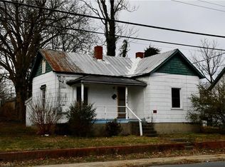 1704 Thurmond St, Winston Salem, NC 27105