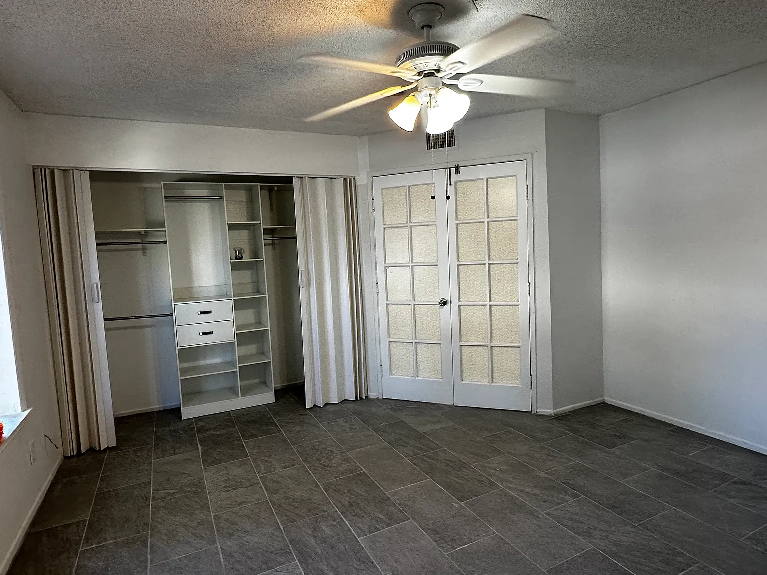 3 bed, 1132 sqft, $3,250 — Photo 3