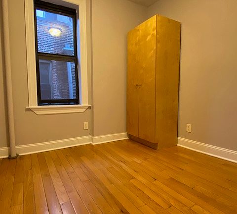 4th image of 240 E 13th St APT 26