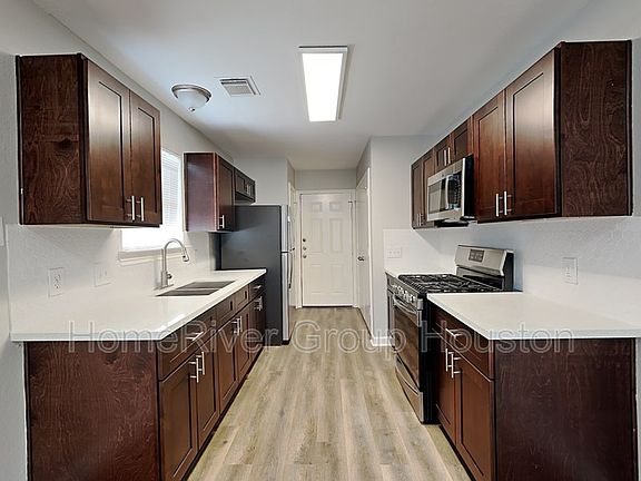 5th image of 11518 Roandale Dr