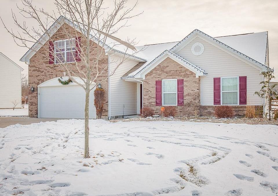 1st image of 71 Ascot Glen Dr