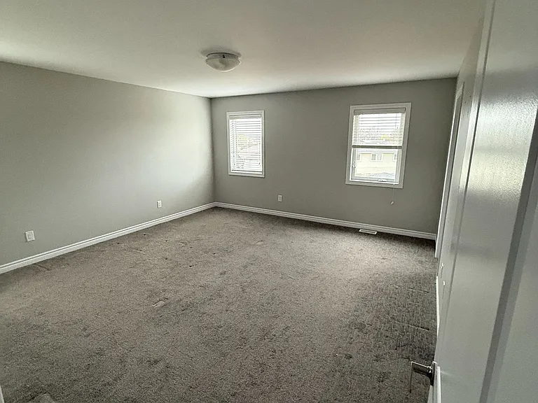 96 Bethune Ave — Photo 16