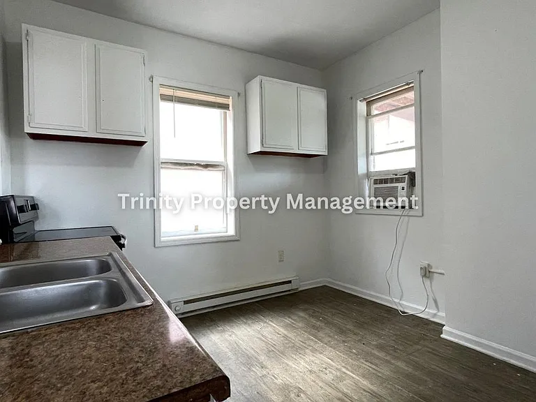 545 Baltimore Ave — Photo 5