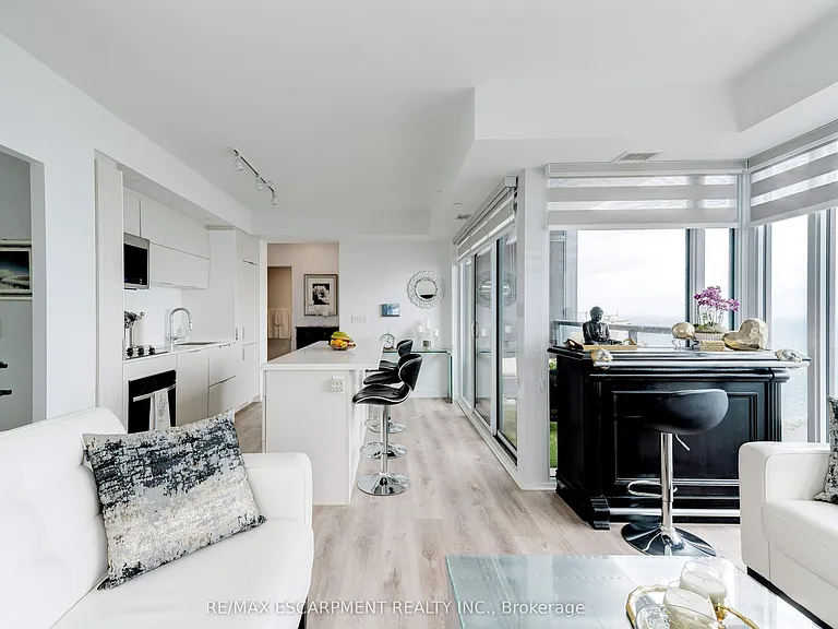 370 Martha St #1707 — Photo 15