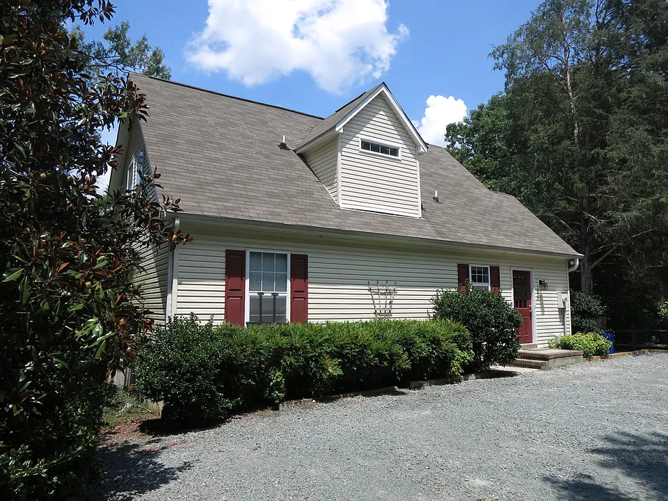 320 Davie Rd