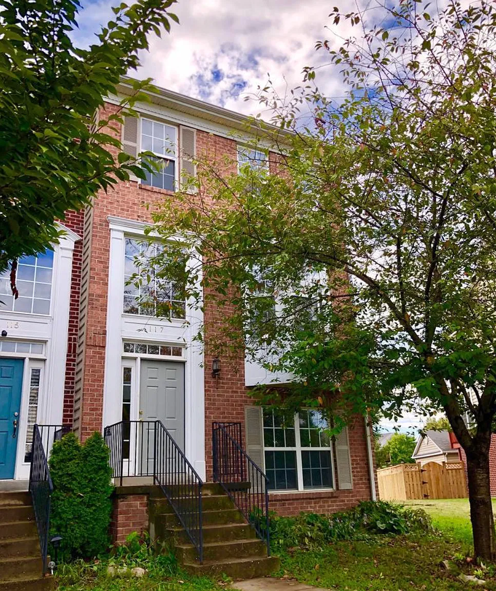 4 bed, 3.5 bath, 2604 sqft, $3,000 — Photo 1