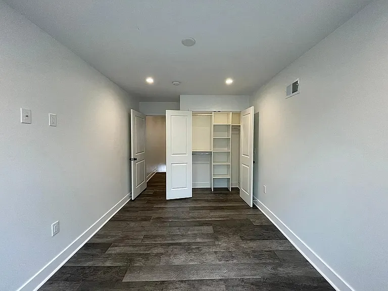 2733 Wharton St — Photo 5