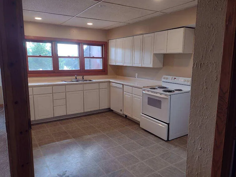 104 Broad St #1 — Photo 10