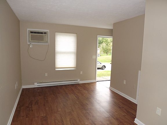 3rd image of 549 Cherry Stone Ct APT B