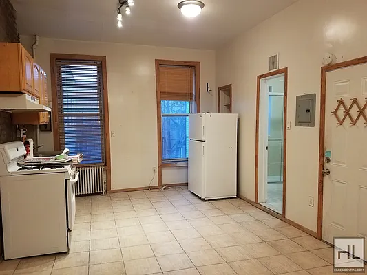 Rented by Highline Residential | media 17